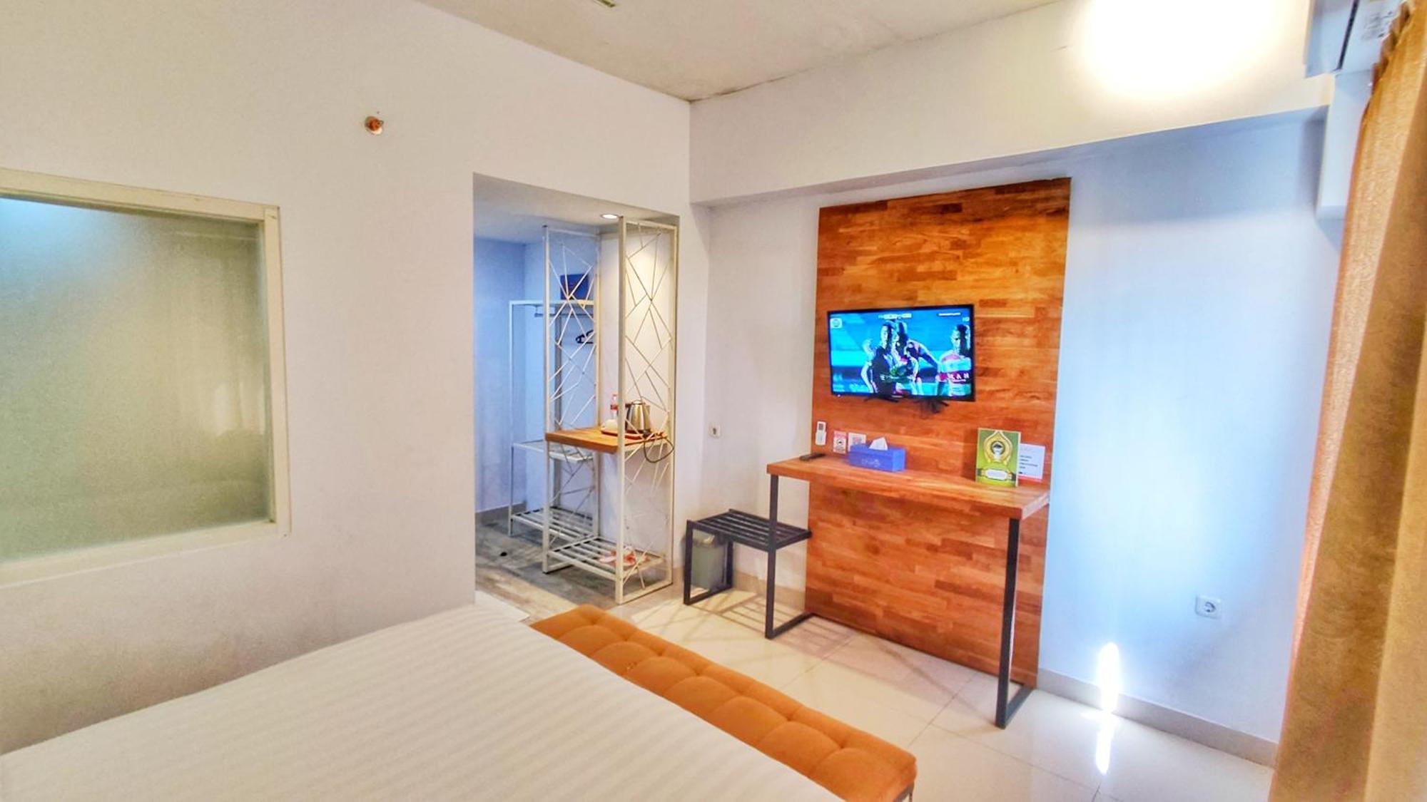 Votel Hotel Charis Tuban Tuban  Ngoại thất bức ảnh