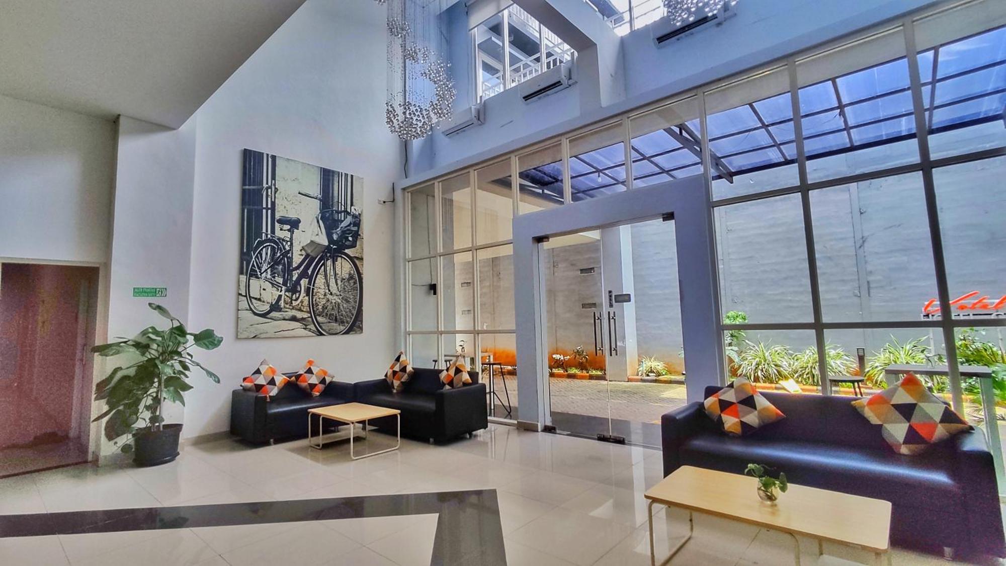 Votel Hotel Charis Tuban Tuban  Ngoại thất bức ảnh
