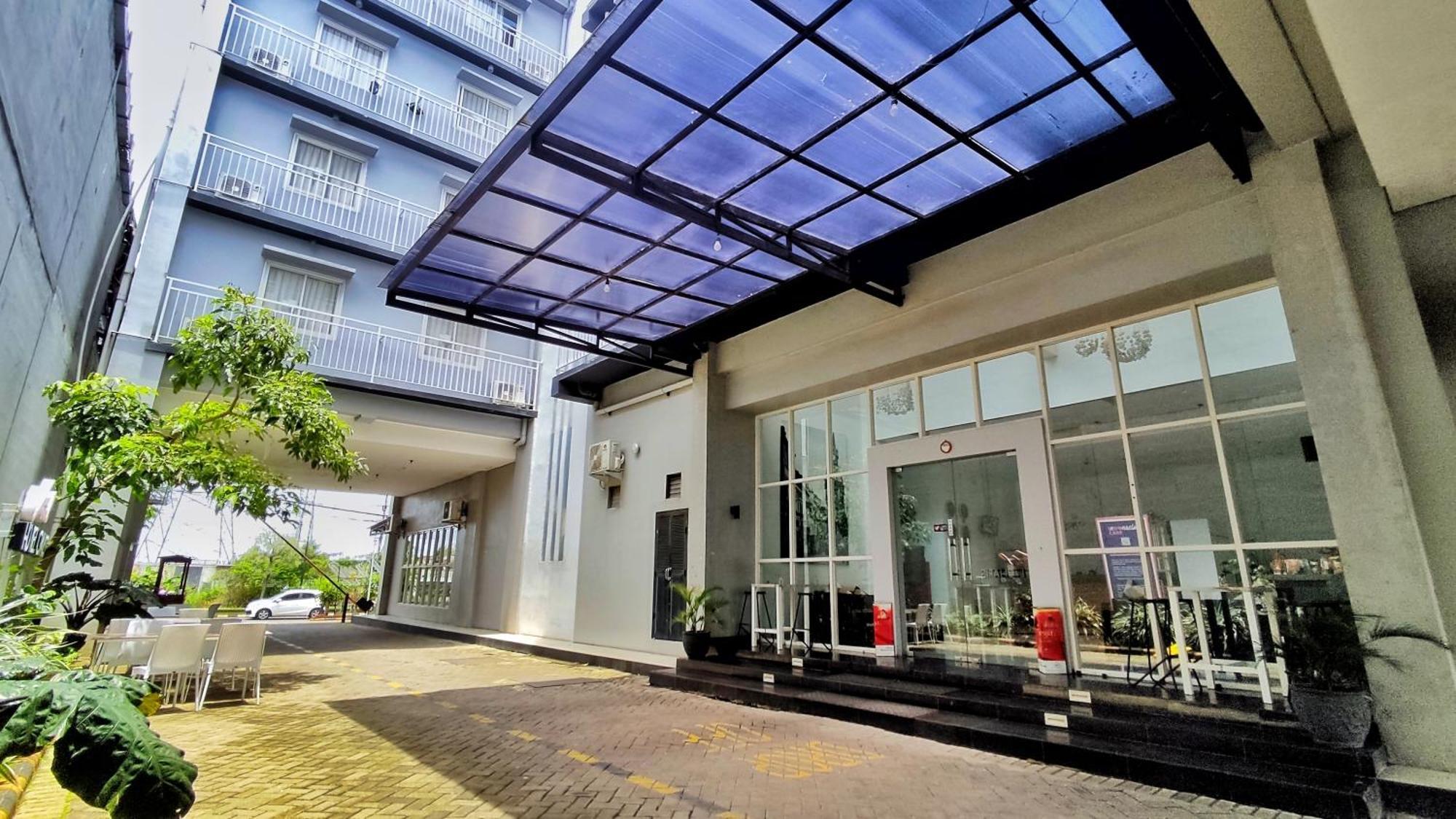 Votel Hotel Charis Tuban Tuban  Ngoại thất bức ảnh