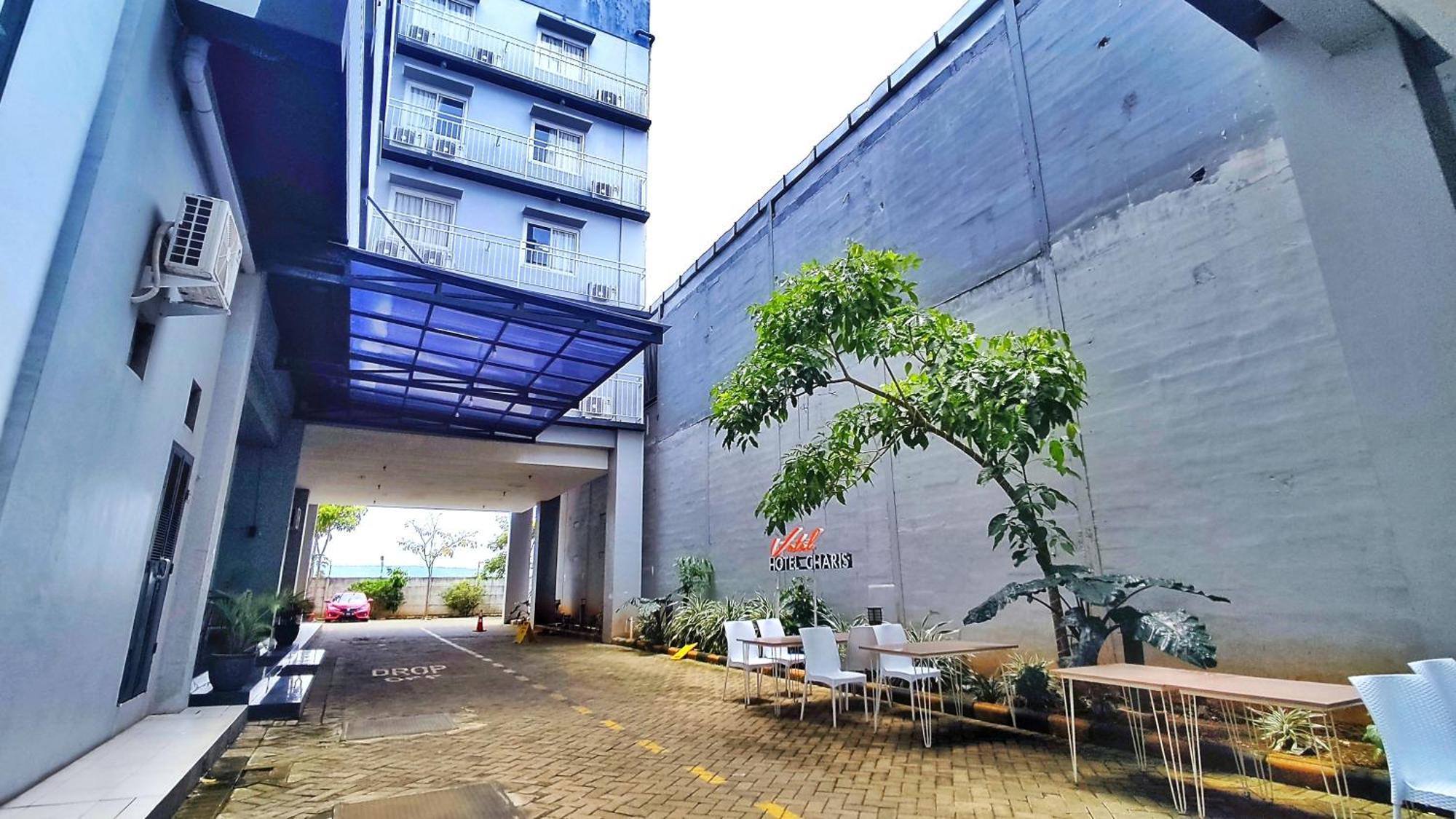 Votel Hotel Charis Tuban Tuban  Ngoại thất bức ảnh