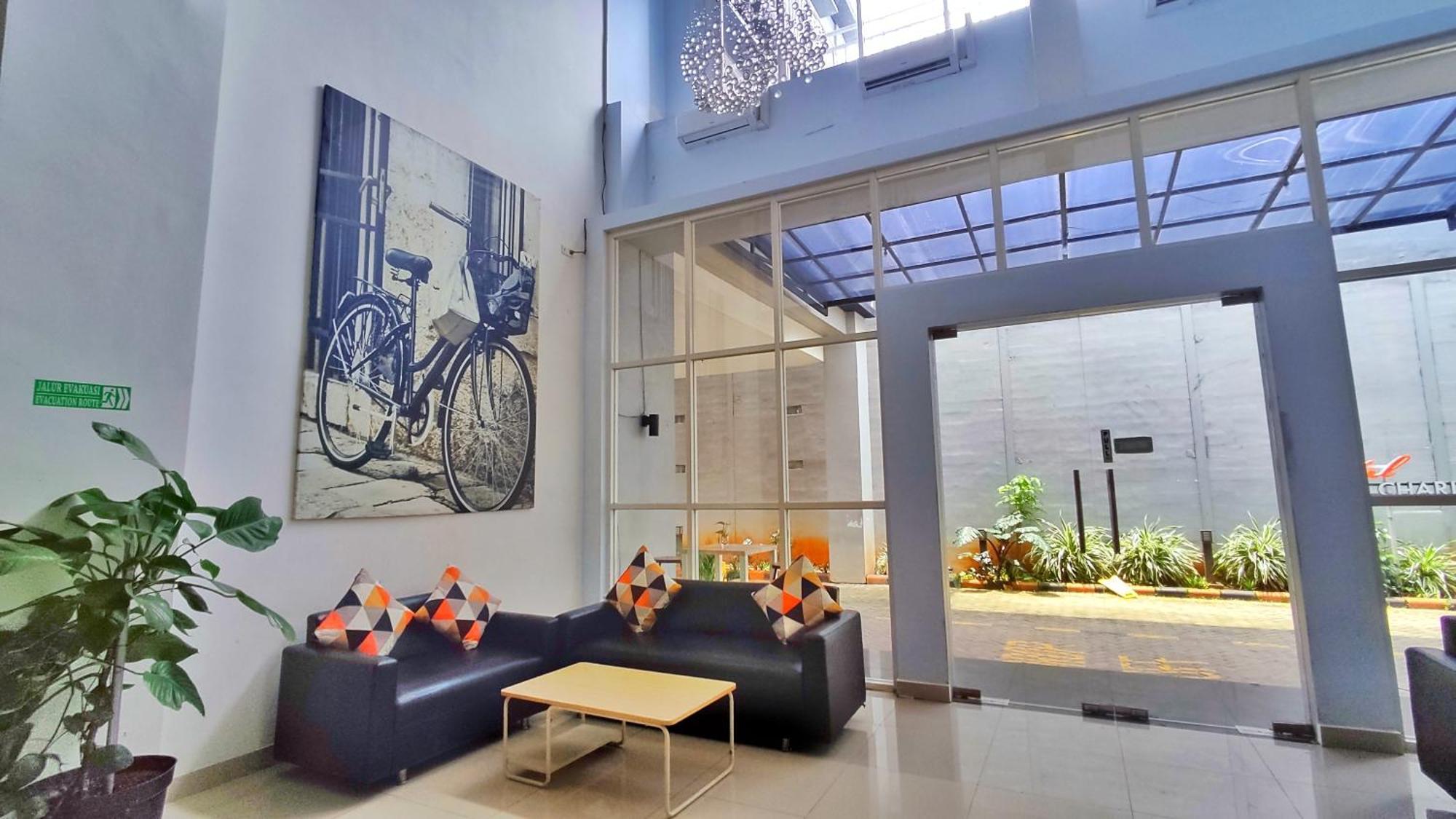 Votel Hotel Charis Tuban Tuban  Ngoại thất bức ảnh