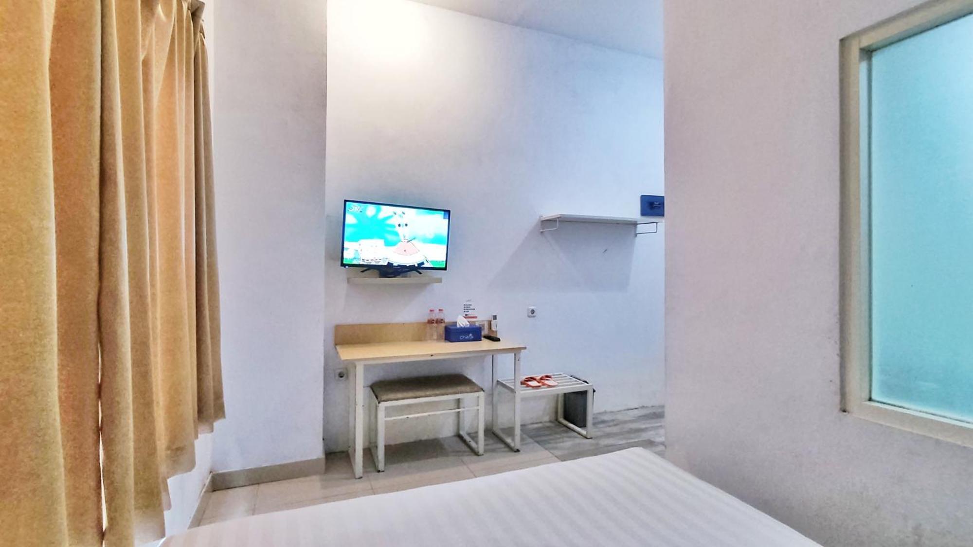 Votel Hotel Charis Tuban Tuban  Ngoại thất bức ảnh